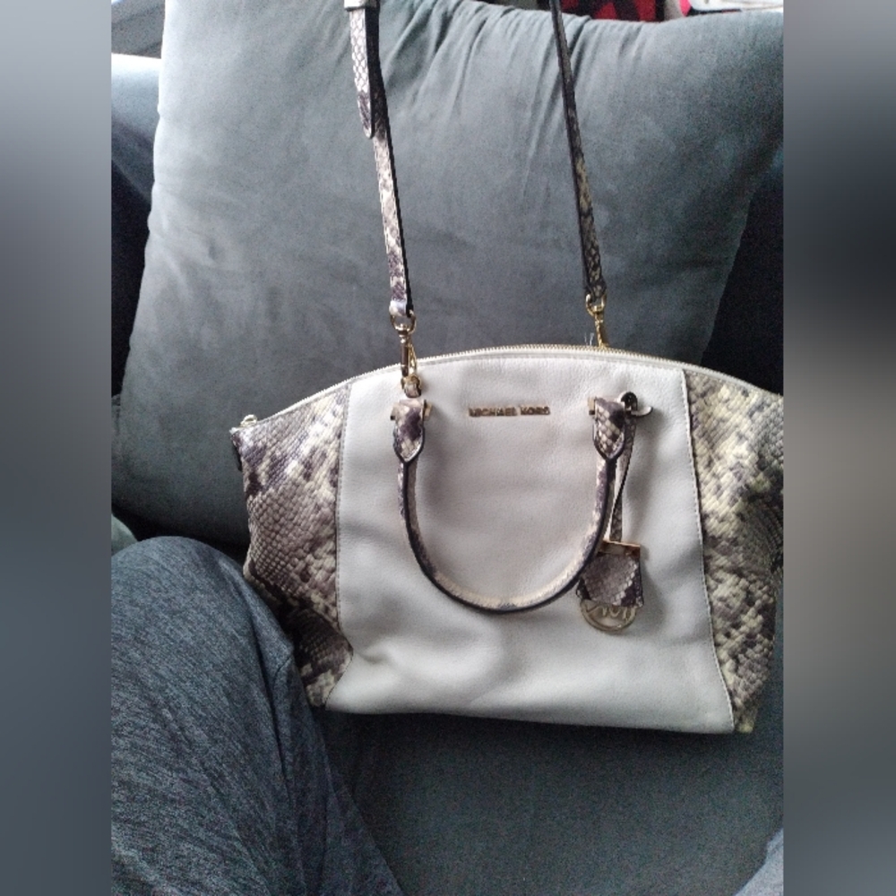 Michael Kors snakeskin purse - Picture 3 of 16